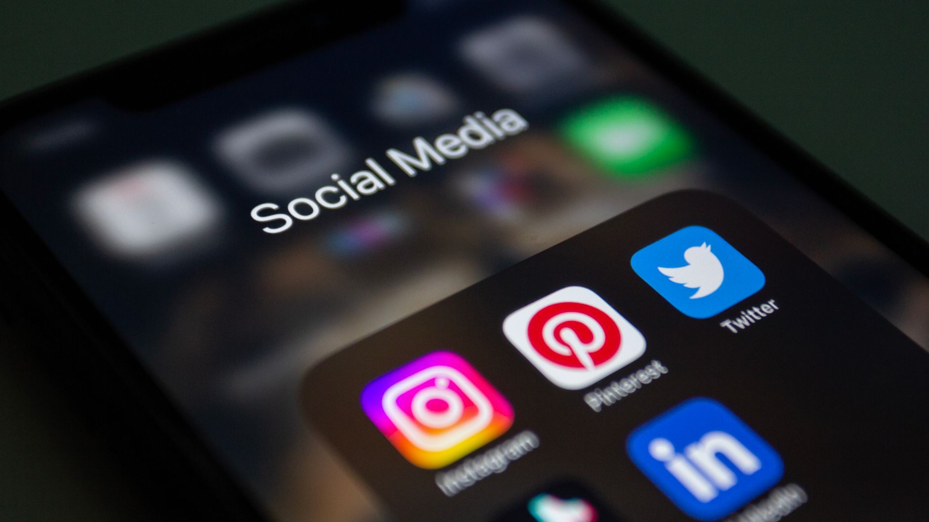 Marcas perdem relevância ao tratar redes sociais como vitrines